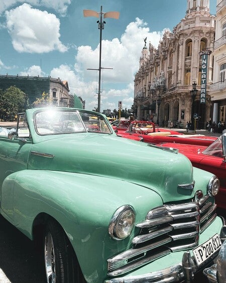Descubre la magia de viajar a Cuba en abril: ¡Una experiencia para recordar!