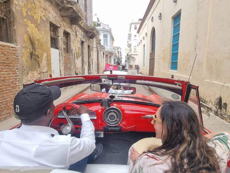 Descubre la verdadera esencia de Cuba: tu guía para un viaje a Cuba por libre